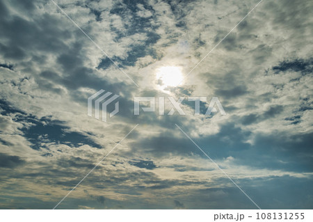 雲の多い日の光 108131255