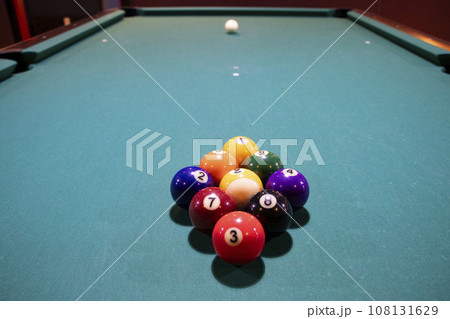 ビリヤード ナインボール 108131629