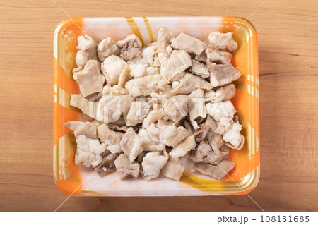 牛白もつ　(国産)　下茹で済み 108131685