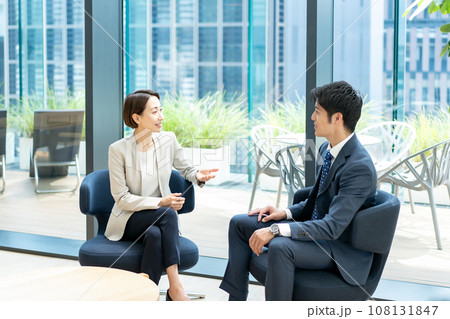 ビジネス　対談　インタビュー　会話 108131847
