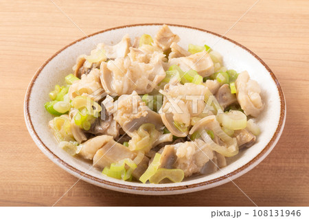 牛モツ　ねぎ塩炒め 108131946