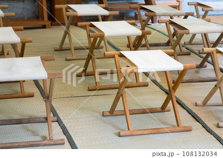 白木白布の和風折たたみ椅子 白木白布の和風折たたみ椅子 108132034