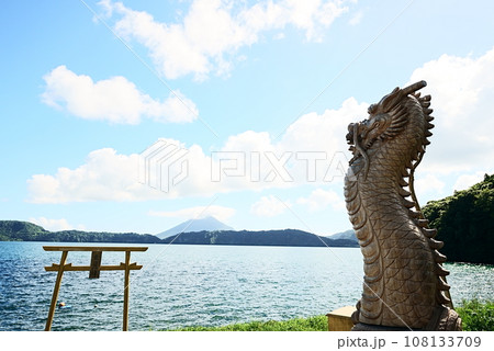 開聞岳を見つめる昇龍 108133709