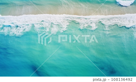 上空から撮影された美しい海と浜辺 上空から撮影された美しい海と浜辺 108136492