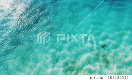 上空から撮影された美しい海と浜辺 上空から撮影された美しい海と浜辺 108136513