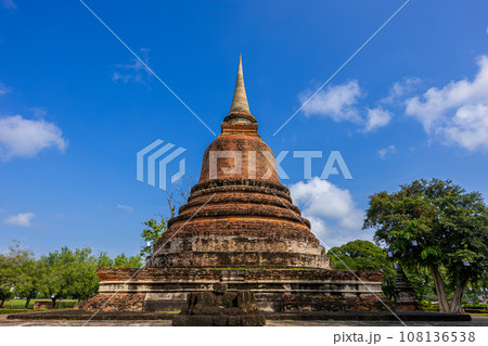 Thailand's UNESCO World Heritage Site, Sukhothai Historical Park, is the location to the Wat Mahathat Temple. Thailand's UNESCO World Heritage Site, Sukhothai Historical Park, is the location to the Wat Mahathat Temple. 108136538
