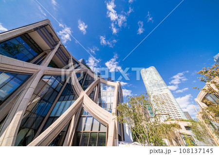 「東京都」麻布台ヒルズ　ガーデンプラザの風景　 108137145