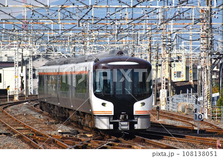 東海道線を走るJR東海HC85系特急ひだ 東海道線を走るJR東海HC85系特急ひだ 108138051