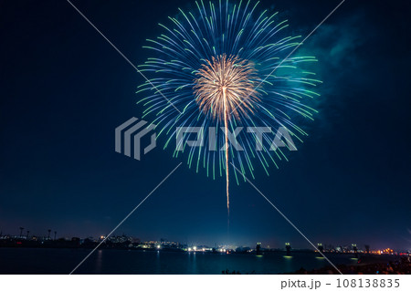 夜空に咲く大輪　調布花火大会 108138835