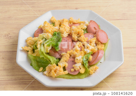 レタスと魚肉ソーセージの炒め物 レタスと魚肉ソーセージの炒め物 108141620