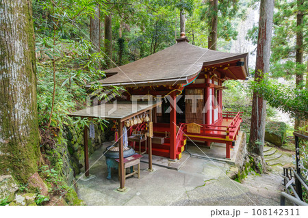 御霊石のある御瀧本祈願所(和歌山県那智勝浦町) 御霊石のある御瀧本祈願所(和歌山県那智勝浦町) 108142311