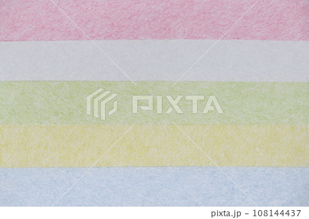 和紙によるロマンチックな色合いの背景素材 108144437