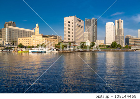 《神奈川県》早朝の横浜ベイエリア・象の鼻パーク 108144469