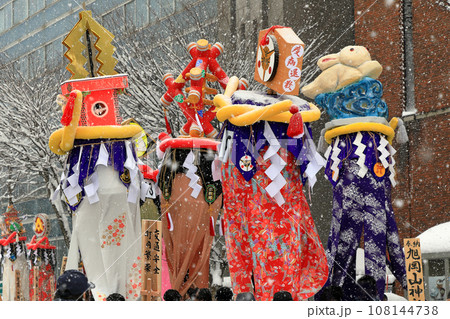 横手市の小正月行事　ぼんでん祭り 108144738