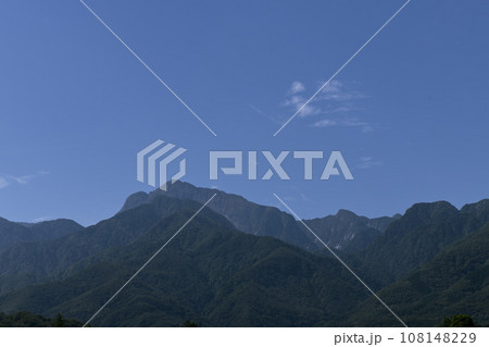 北杜市白州町、南アルプス甲斐駒ケ岳 北杜市白州町、南アルプス甲斐駒ケ岳 108148229