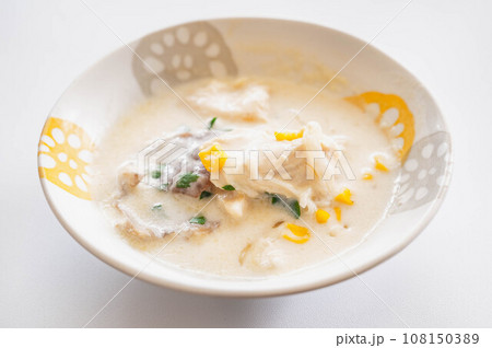コーン入りキノコのクリームシチュー 108150389