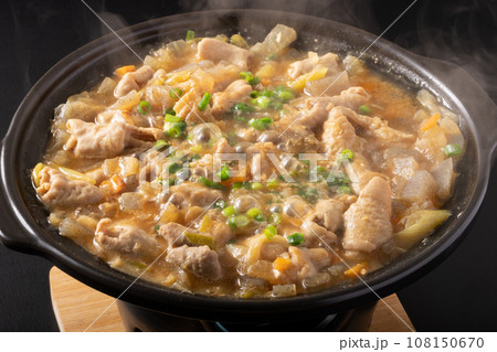 もつ煮込み　(豚白もつ　味噌煮込み) 108150670