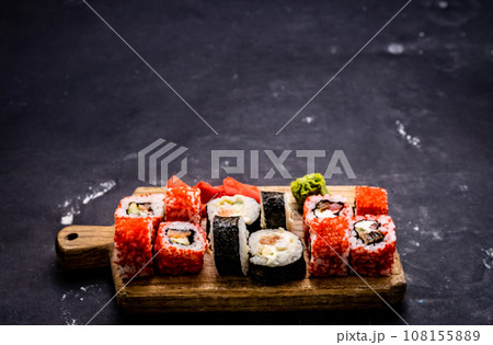 Sushi maki set 108155889