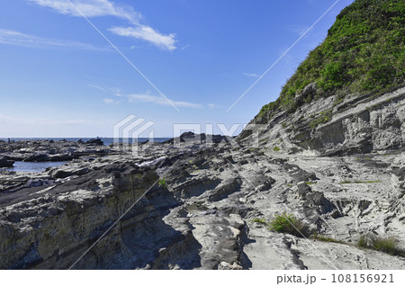三浦半島・剱崎のリアス式海岸／神奈川県三浦市 108156921