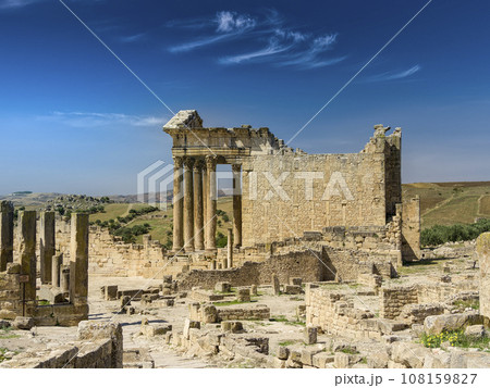 チュニジア・ドゥッガ遺跡 キャピトル / The capitol, Dougga, Tunisia 108159827
