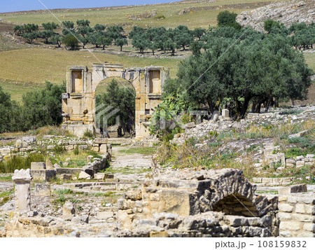 チュニジア・ドゥッガ遺跡 / Arch of Alexander Severus, Dougga チュニジア・ドゥッガ遺跡 / Arch of Alexander Severus, Dougga 108159832