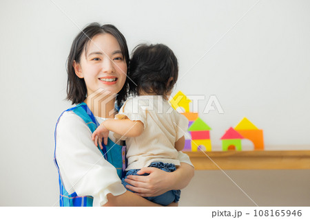 保育士　1歳　　 108165946