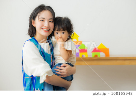 保育士 1歳 保育士 1歳 108165948