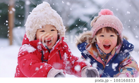 冬と子ども、雪遊びする日本人のキッズ、AI生成画像 108168833