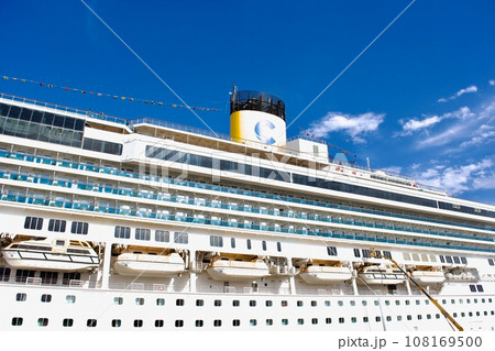 境夢港ターミナルに停泊する豪華客船 コスタ セレーナ 境夢港ターミナルに停泊する豪華客船 コスタ セレーナ 108169500