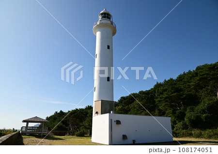 本州最東端の地 に立つトドヶ埼灯台 108174051