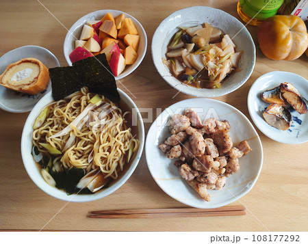 あっさり醤油ラーメン,ラーメンセット,定食 108177292