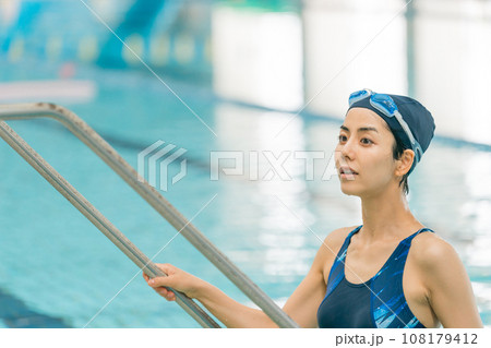 スイミング 108179412