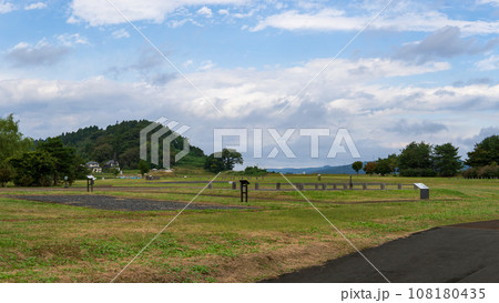 国史跡【柳之御所遺跡】藤原氏の政庁「平泉館」岩手県平泉町 国史跡【柳之御所遺跡】藤原氏の政庁「平泉館」岩手県平泉町 108180435