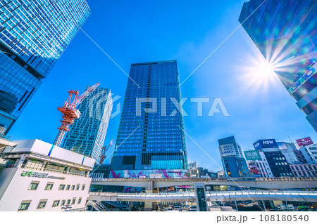 日本の東京都市景観 10月・渋谷駅や渋谷駅解体工事、クレーン、桜丘口再開発…新時代、希望の光=26日 日本の東京都市景観 10月・渋谷駅や渋谷駅解体工事、クレーン、桜丘口再開発…新時代、希望の光=26日 108180540