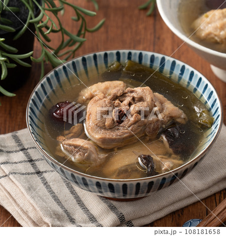 鶏 チキン ニワトリ 108181658