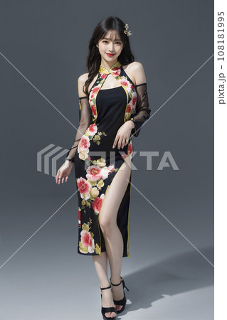 花柄のチャイナ服が似合う女性（AI生成画像） 108181995