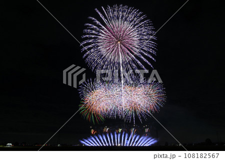 夜空に咲く大輪の花 　＜ちくせい花火大会2023＞ 108182567