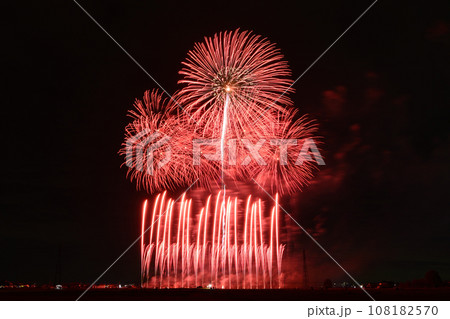 夜空に咲く大輪の花  <ちくせい花火大会2023> 夜空に咲く大輪の花  <ちくせい花火大会2023> 108182570
