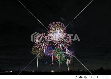 夜空に咲く大輪の花 　＜ちくせい花火大会2023＞ 108182577