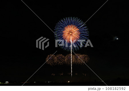夜空に咲く大輪の花 　＜ちくせい花火大会2023＞ 108182592