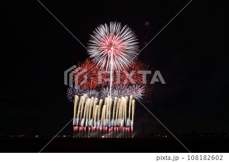 夜空に咲く大輪の花 <ちくせい花火大会2023> 夜空に咲く大輪の花 <ちくせい花火大会2023> 108182602