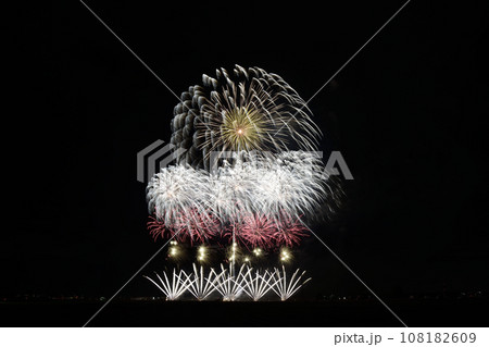 夜空に咲く大輪の花 <ちくせい花火大会2023> 夜空に咲く大輪の花 <ちくせい花火大会2023> 108182609