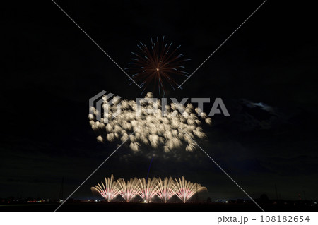 夜空に咲く大輪の花 <ちくせい花火大会2023> 夜空に咲く大輪の花 <ちくせい花火大会2023> 108182654
