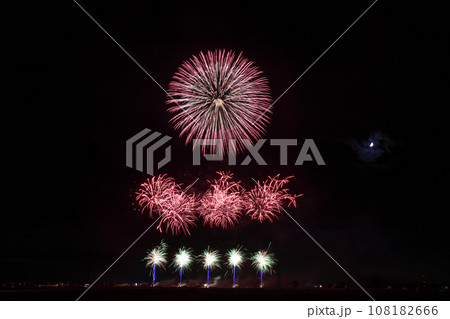 夜空に咲く大輪の花 <ちくせい花火大会2023> 夜空に咲く大輪の花 <ちくせい花火大会2023> 108182666