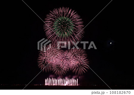夜空に咲く大輪の花  <ちくせい花火大会2023> 夜空に咲く大輪の花  <ちくせい花火大会2023> 108182670
