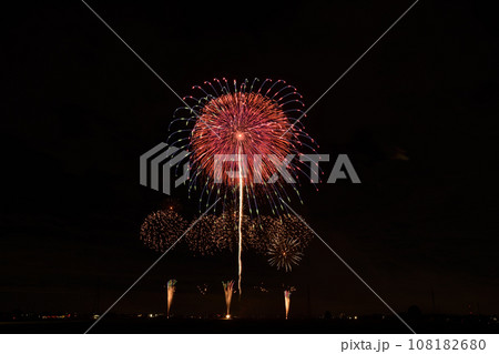 夜空に咲く大輪の花 <ちくせい花火大会2023> 夜空に咲く大輪の花 <ちくせい花火大会2023> 108182680