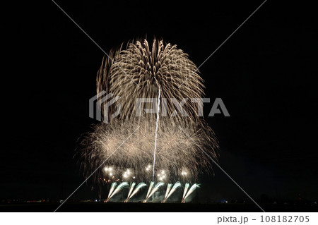 夜空に咲く大輪の花  <ちくせい花火大会2023> 夜空に咲く大輪の花  <ちくせい花火大会2023> 108182705