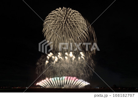 夜空に咲く大輪の花 <ちくせい花火大会2023> 夜空に咲く大輪の花 <ちくせい花火大会2023> 108182707