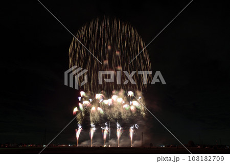 夜空に咲く大輪の花 <ちくせい花火大会2023> 夜空に咲く大輪の花 <ちくせい花火大会2023> 108182709