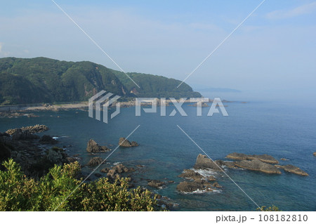 高知県　叶崎灯台から見た風景 108182810